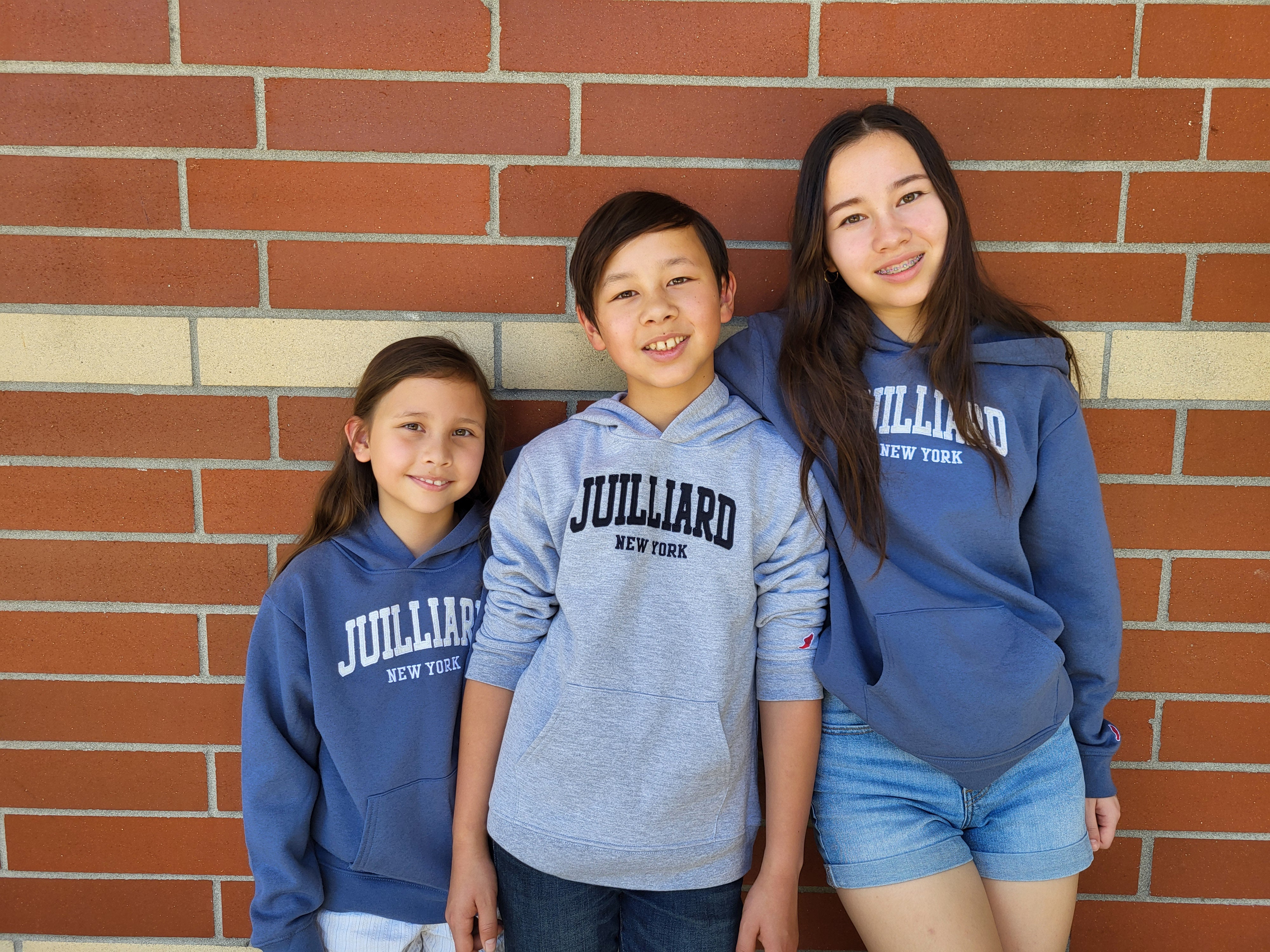 Sweatshirt: Juilliard New York Classic Hood YOUTH Gray/Denim