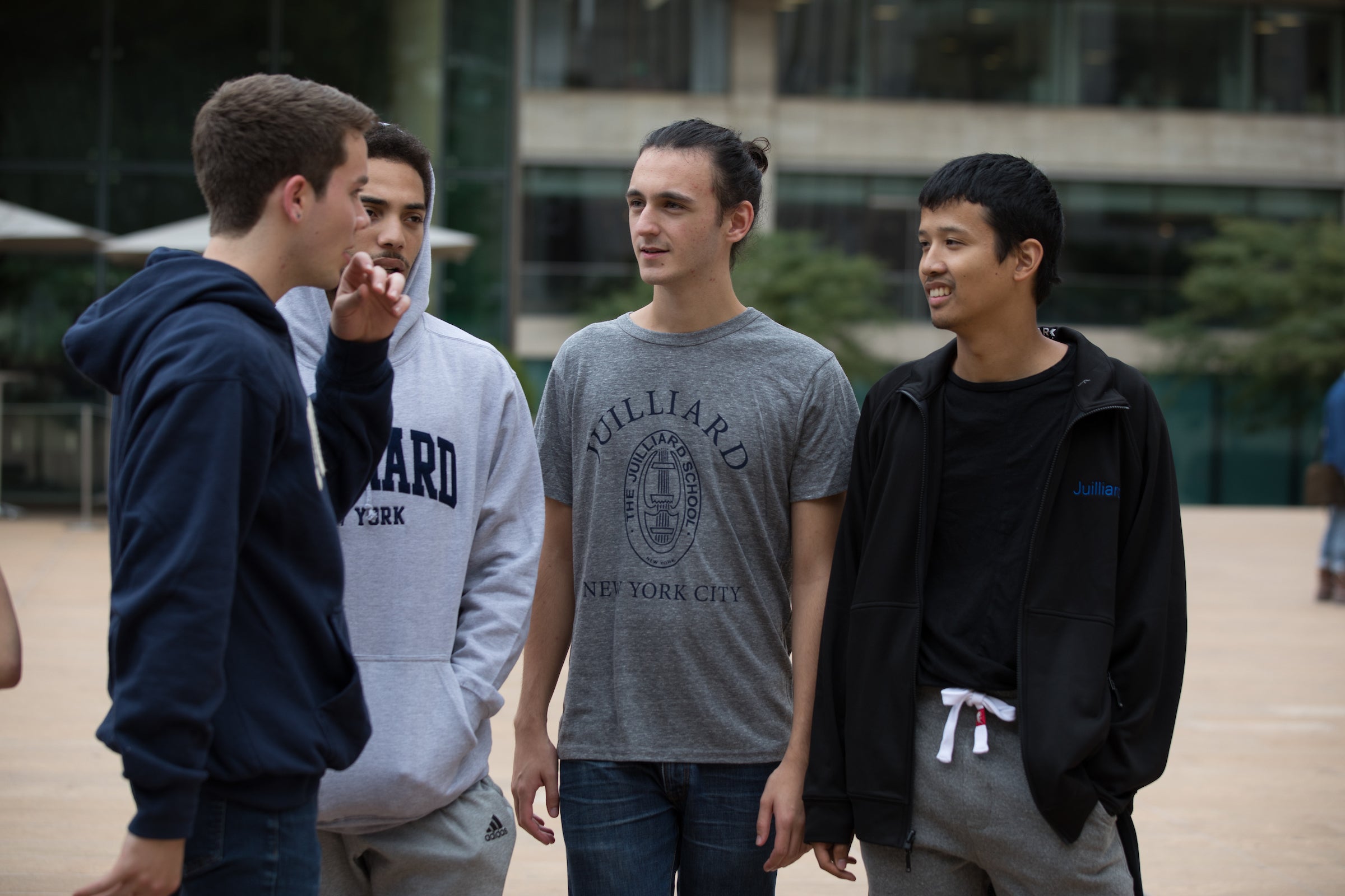 T-Shirt: Juilliard Retro Seal ADULT