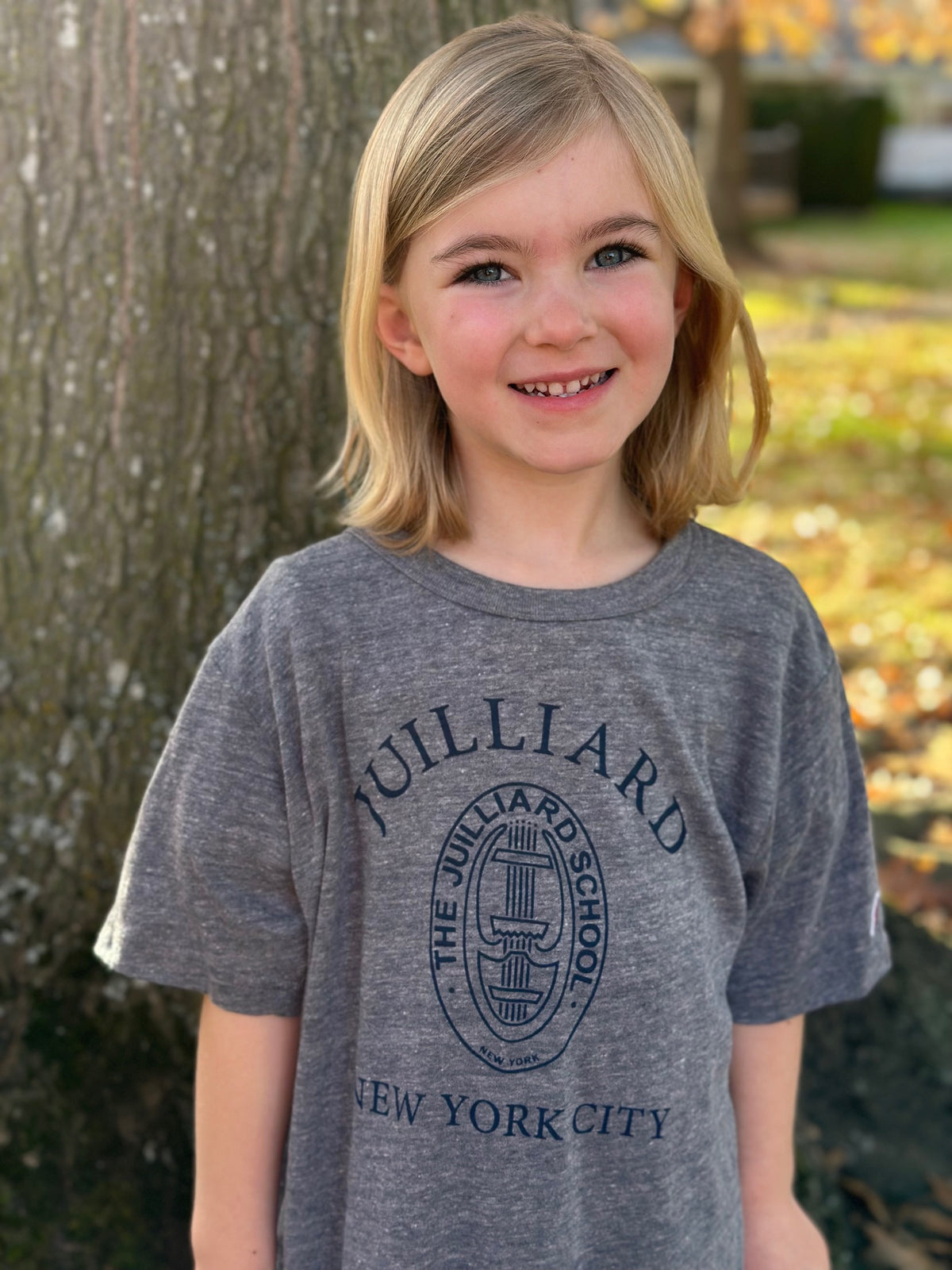 T-Shirt: Juilliard Retro Seal YOUTH