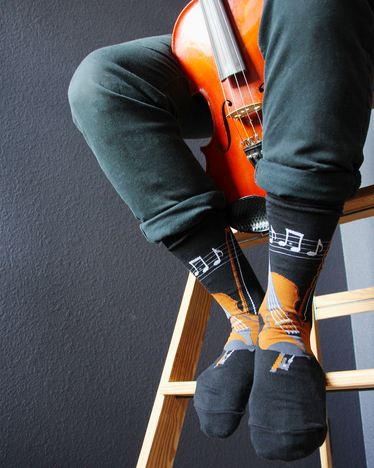 Socks: Men's Violin Design Crew (Strings)